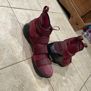 Mens Basketball Lebron Soldier 11